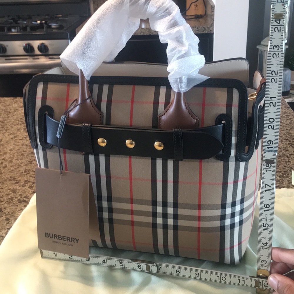 Sold out NWT Burberry Signature Print   Belt Bag - Picture 7 of 8